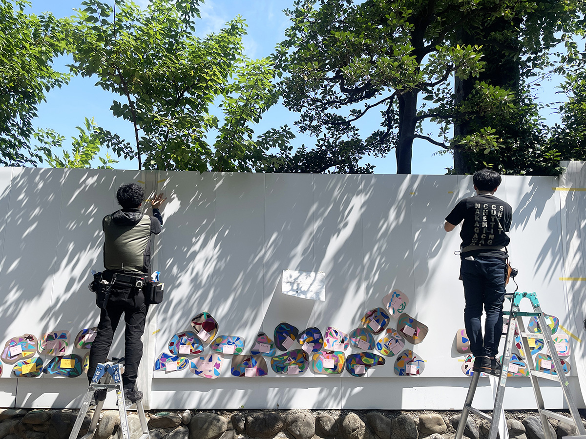 阿佐谷仮囲いアートワーク「木と石ころ」-3